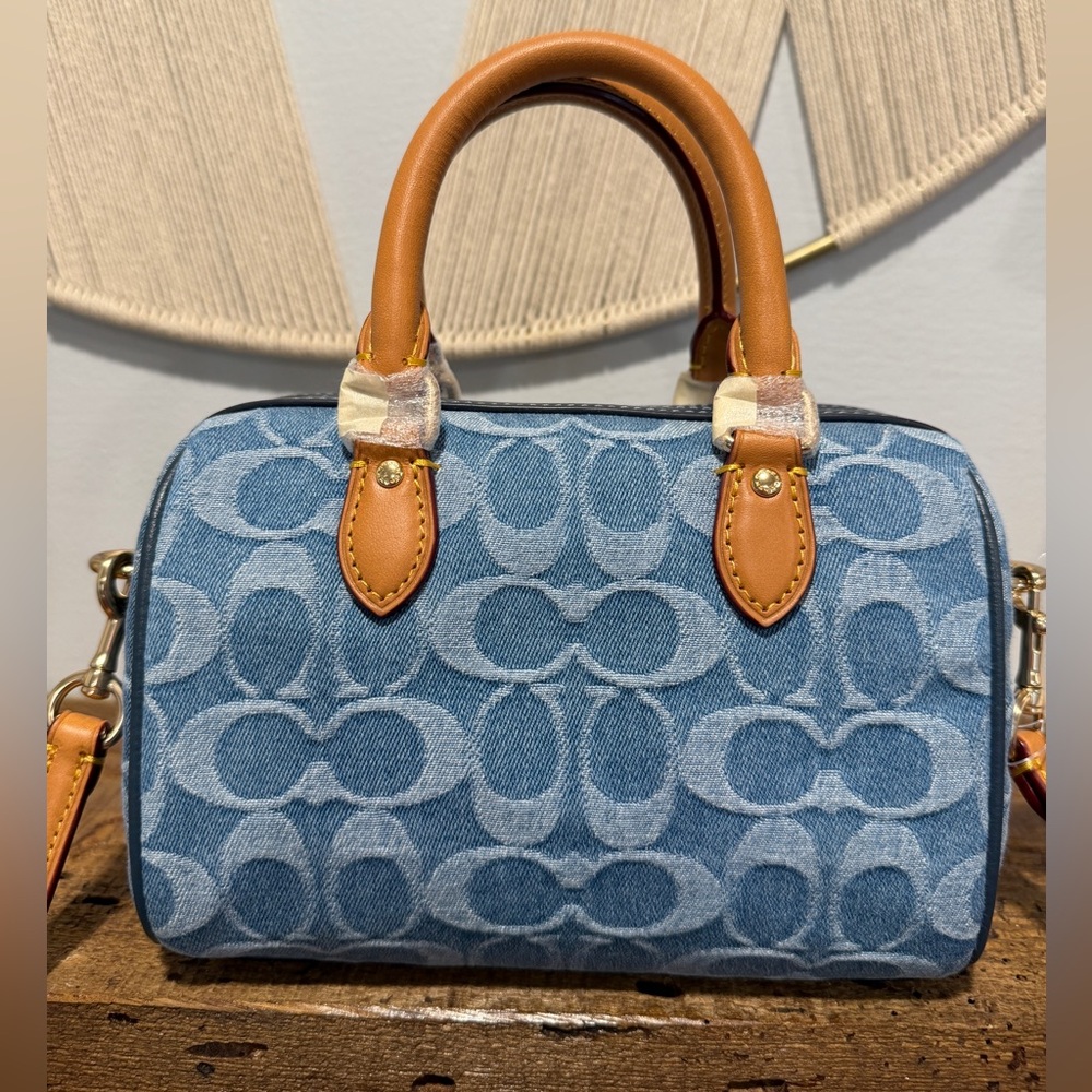 🦋New! Coach! - Picture 5 of 17